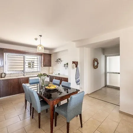 Fig Tree Penthouse 1 *